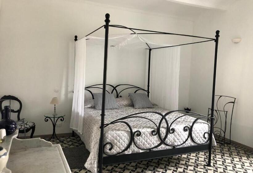 غرفة سوبيريور سرير كينج, Les Dames De Saint Florent