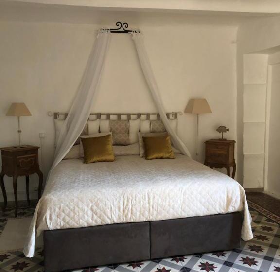 غرفة ديلوكس ثلاثية, Les Dames De Saint Florent