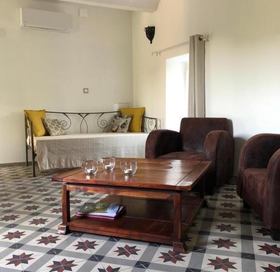 غرفة ديلوكس ثلاثية, Les Dames De Saint Florent