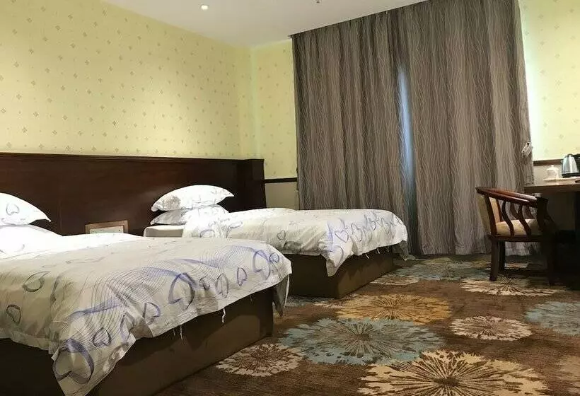 اتاق لوکس, Good East