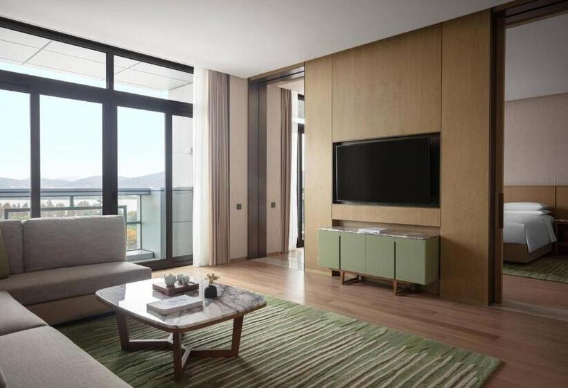 סוויטת פרמיום, Wuxi Marriott Hotel Lihu Lake