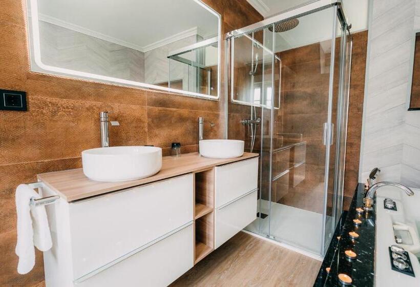 高级家庭房间, Pensión Caldea