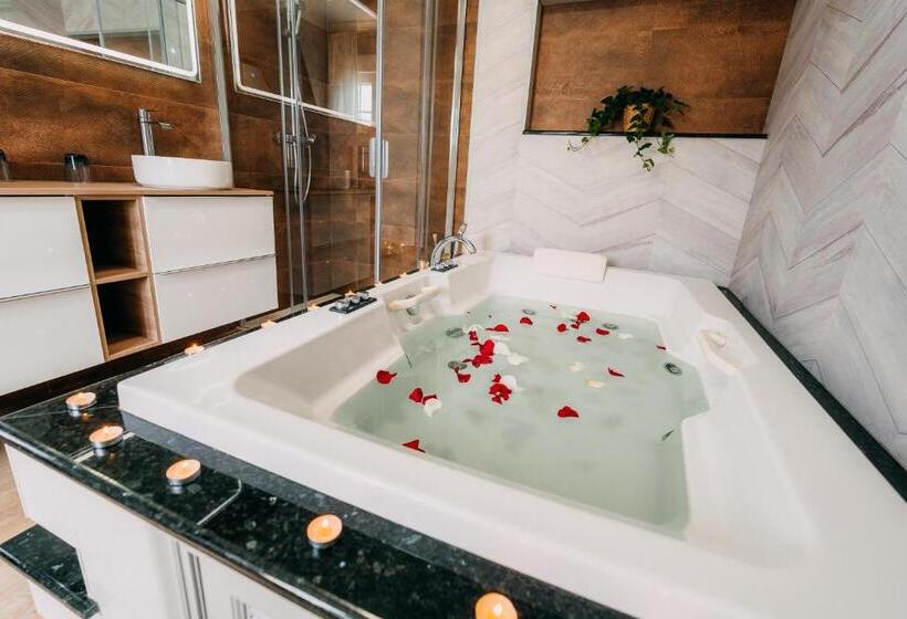 高级家庭房间, Pensión Caldea