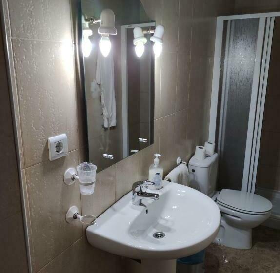 חדר סטנדרט, Pensión Carlos Iii