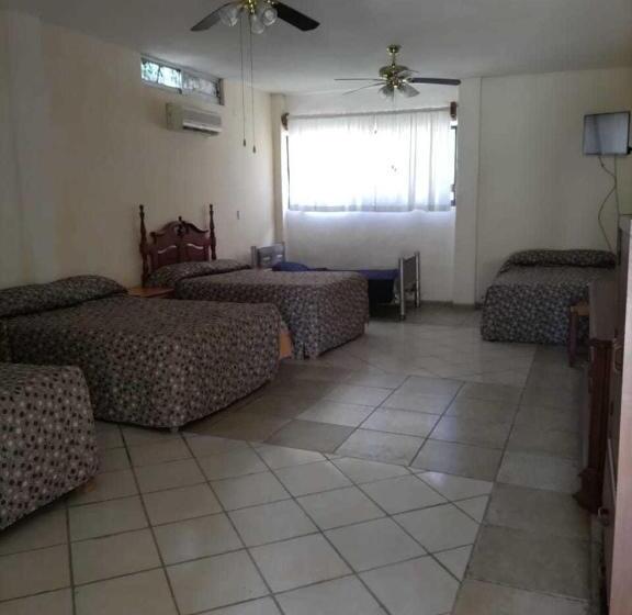 اتاق خانوادگی, Premier Rioverde