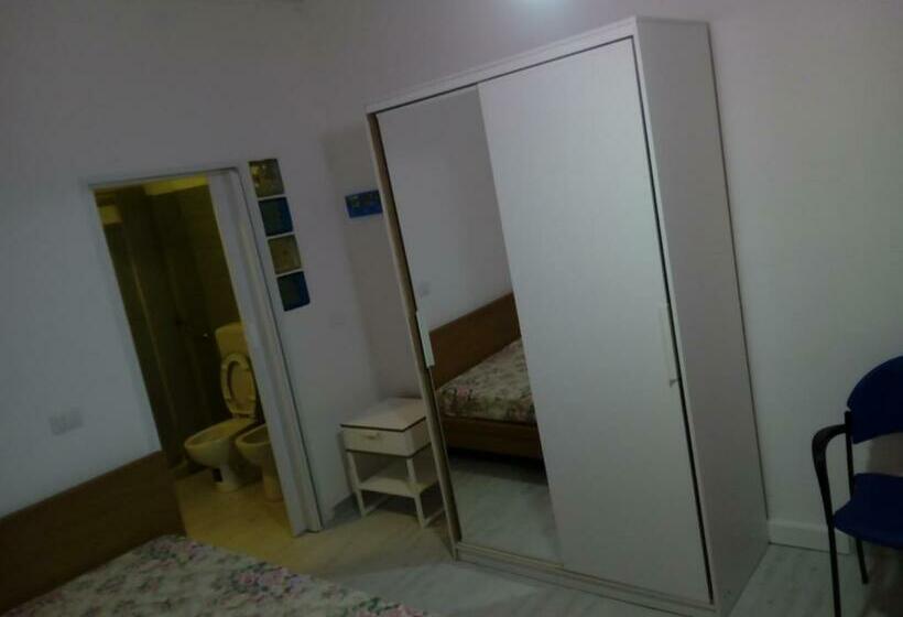 חדר סטנדרט עם מרפסת, Monolocaleoptional  C I R C E   Ragusa Centro Corso Italia