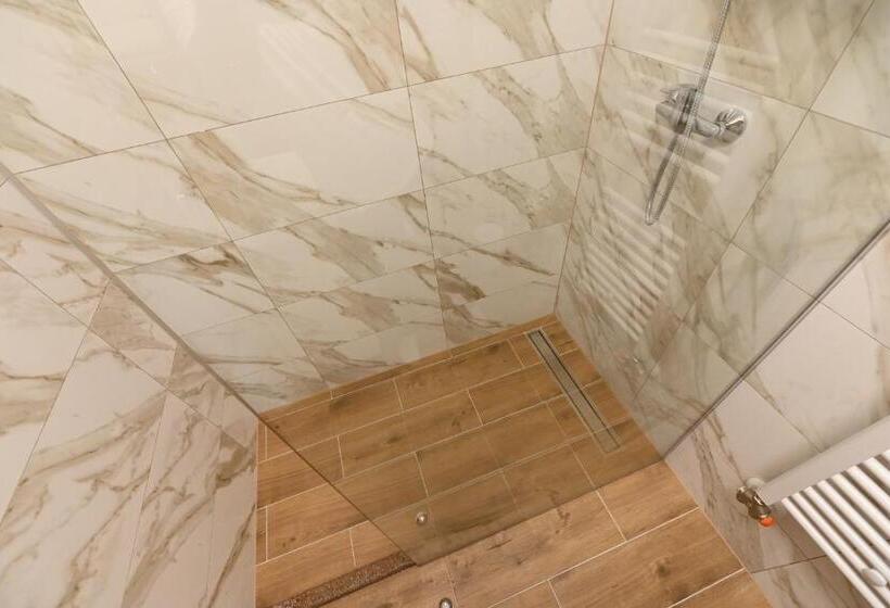 اتاق لوکس, Sobe   Rooms Drvorez