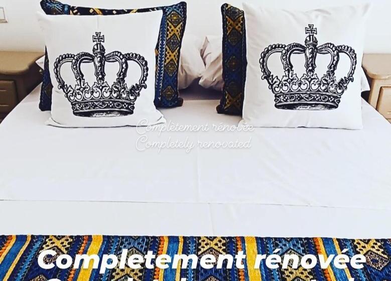 标准间内部标间, Dar Sultana