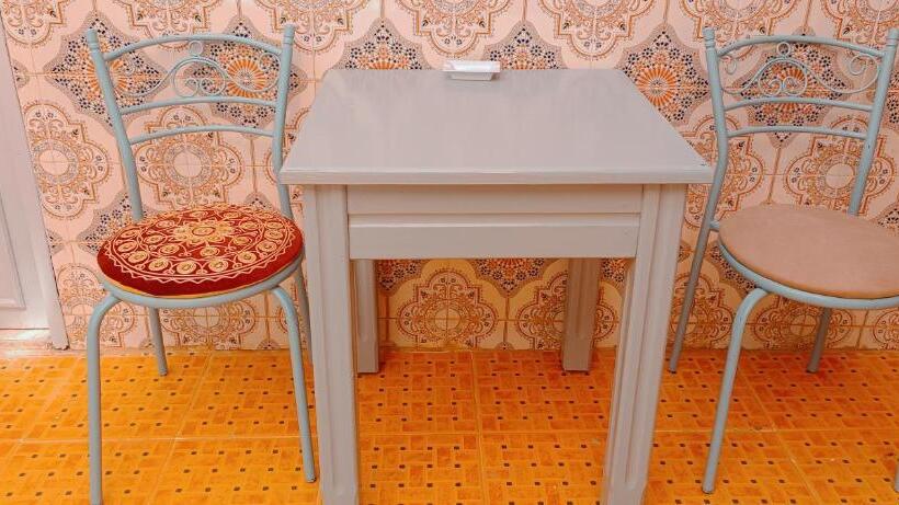 标准间内部标间, Dar Sultana