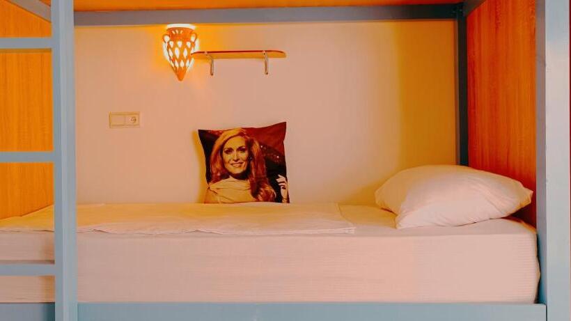 家庭间, Dar Sultana