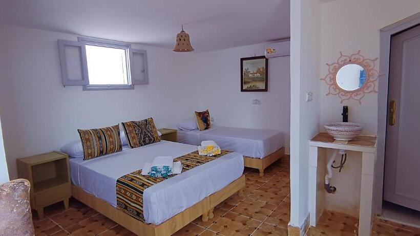 家庭工作室, Dar Sultana