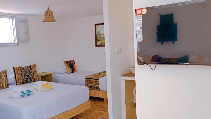 家庭工作室, Dar Sultana