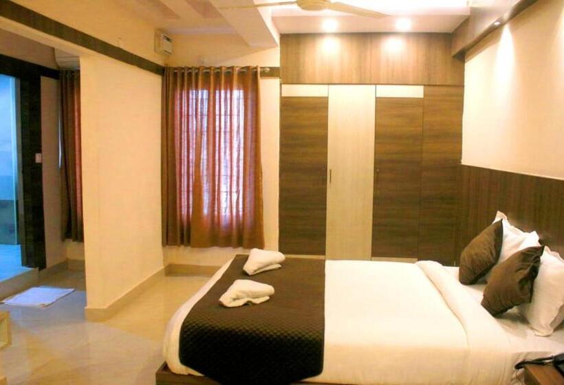 标准间, Sakura Inn