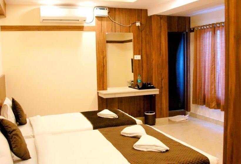 标准间, Sakura Inn