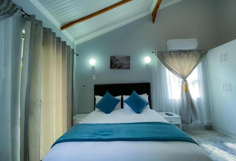 Номер Стандарт Вид на Бассейн, Kv Luxury Guest House