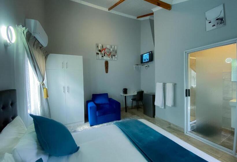 Номер Стандарт Вид на Бассейн, Kv Luxury Guest House