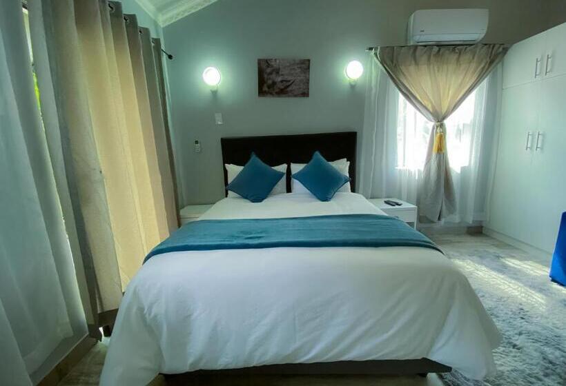 Номер Стандарт Вид на Бассейн, Kv Luxury Guest House