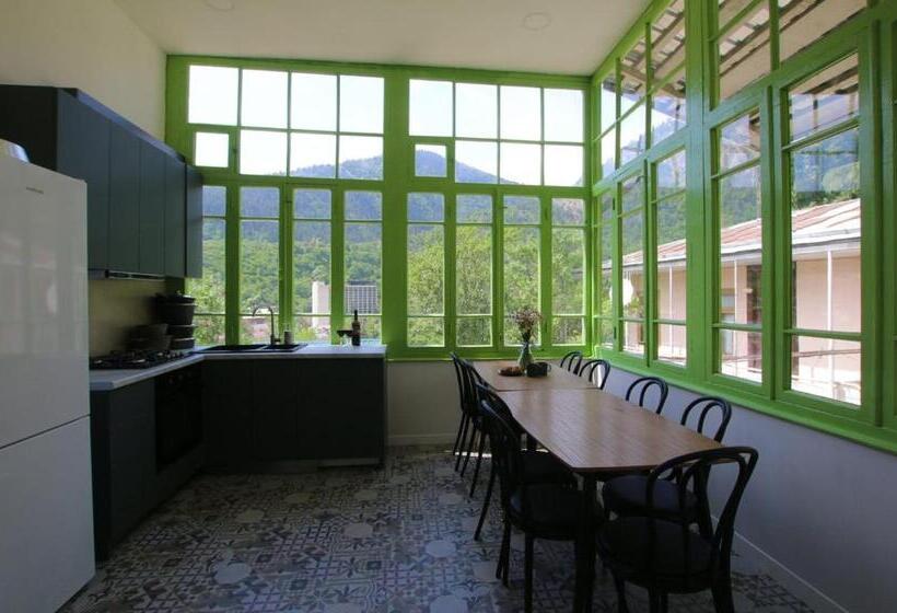 اتاق استاندارد با تخت بزرگ, Polifonia Inn Borjomi