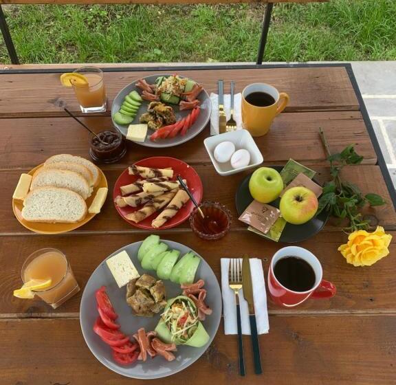 اتاق راحتی سه تخته, Polifonia Inn Borjomi