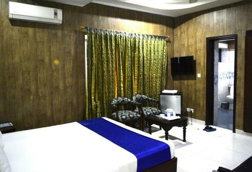 اتاق لوکس, Quick Continental Hotel Jail Road