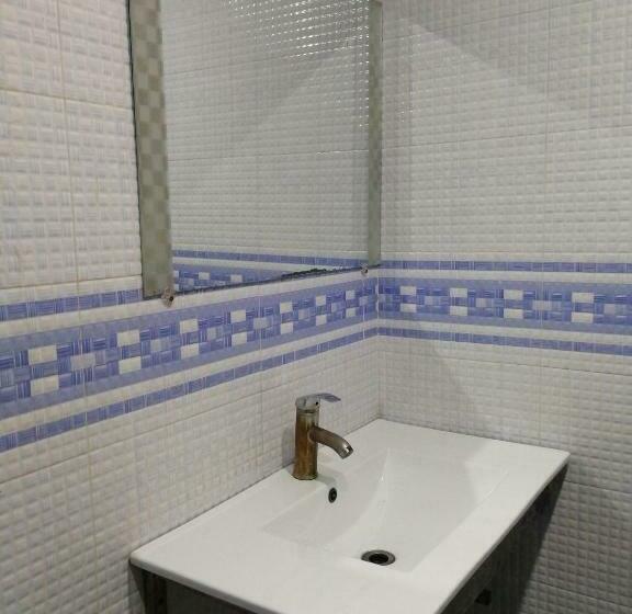 اتاق استاندارد, Quick Continental Hotel Jail Road