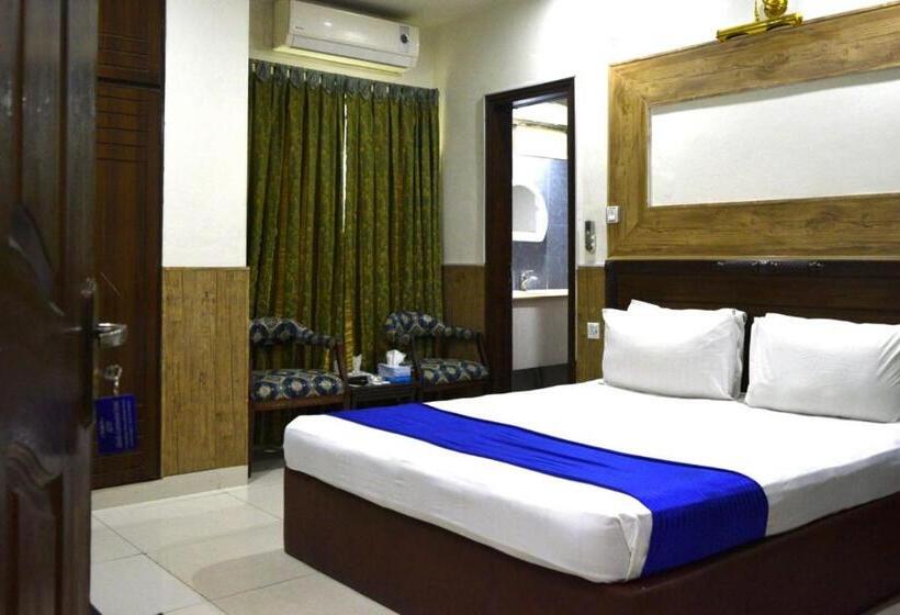 اتاق لوکس خانوادگی, Quick Continental Hotel   Jail Road