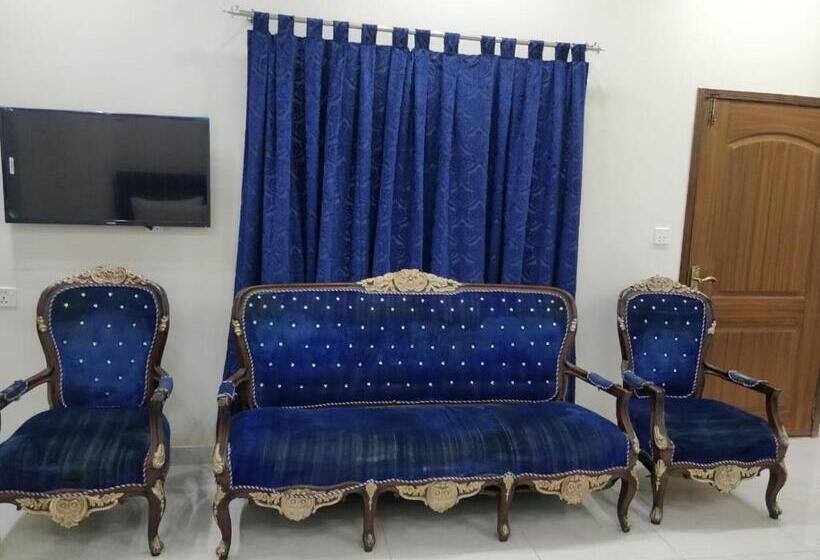 سوییت خانوادگی, Quick Continental Hotel Jail Road