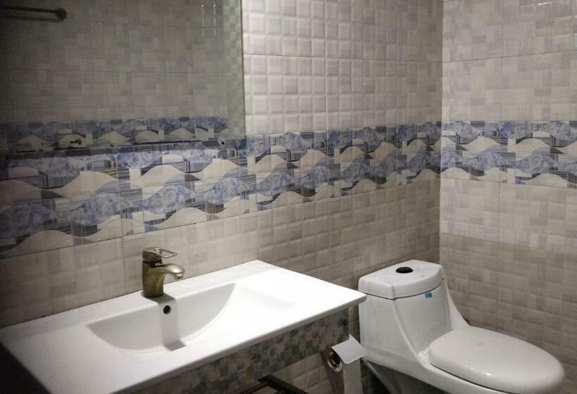 اتاق لوکس, Quick Continental Hotel Jail Road