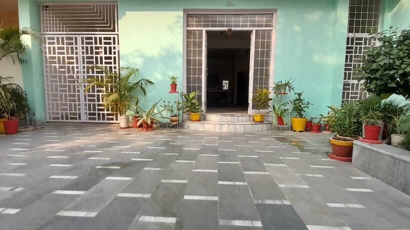 Quarto Familiar, Kanak Home Stay
