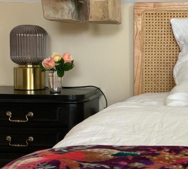 غرفة عائلية مطلّة علي الحديقة, La Grenouillère   Chambre D Hôtes De Charme