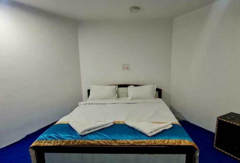 Номер Deluxe, The Indian Kargil