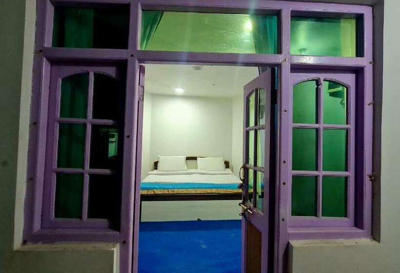 Номер Deluxe, The Indian Kargil