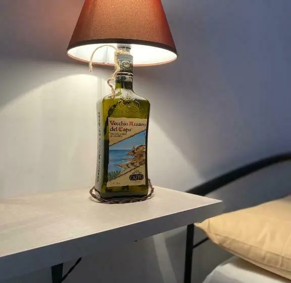 اتاق راحتی سه تخته, Avòs