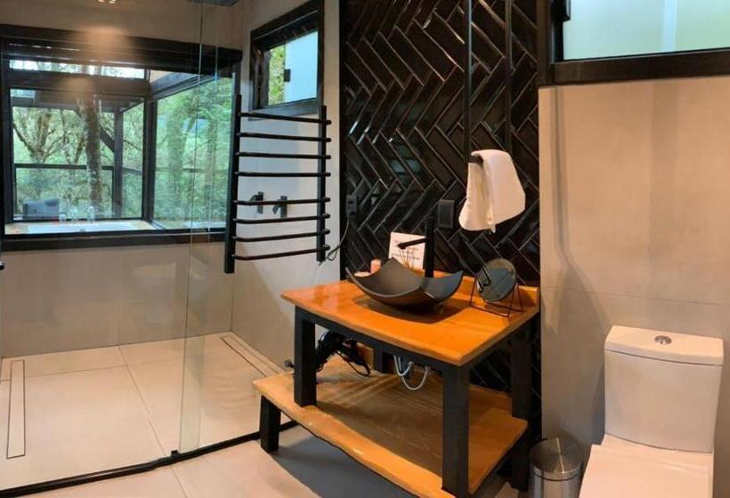 کلبه ییلاقی, Floresta Secreta  Pousada Cachoeira Da Neve