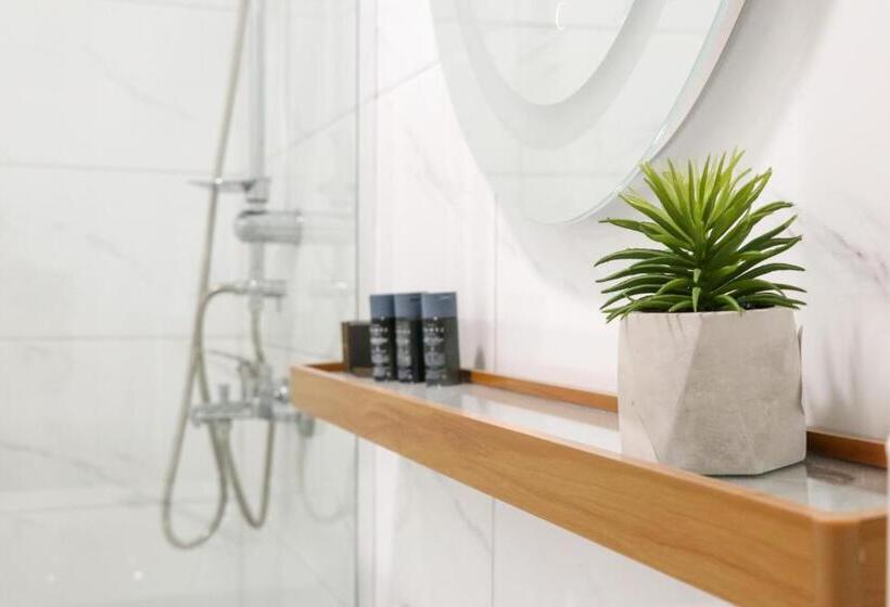 استودیوی لوکس, Xelent