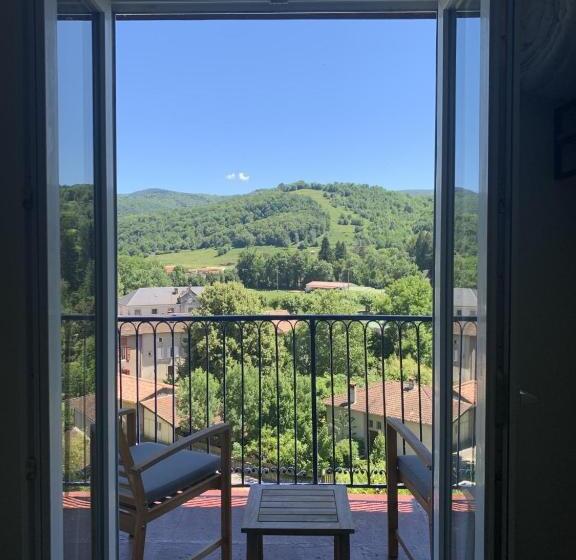 Номер Стандарт Вид на Горы, Velo Ariege Pyrenees