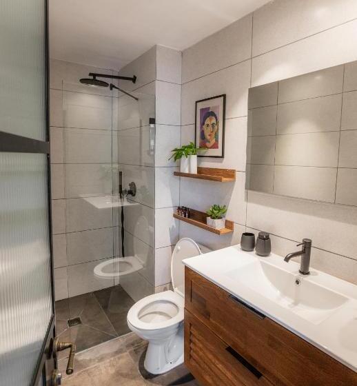 דירת חדר, Deblox Living Alhambra Apartments