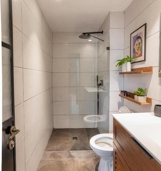 דירת חדר, Deblox Living Alhambra Apartments