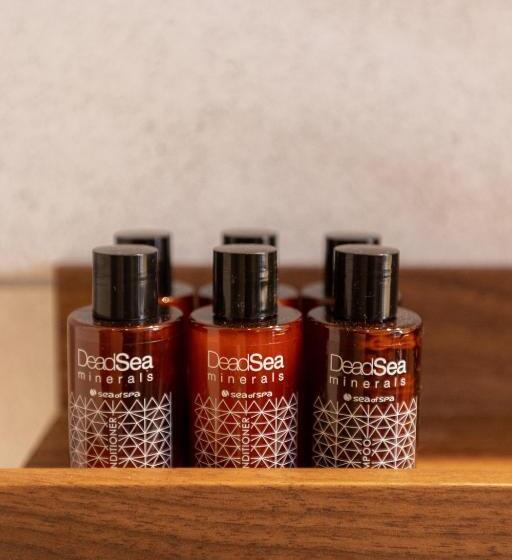 דירת חדר, Deblox Living Alhambra Apartments