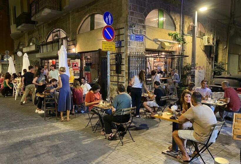 דירת חדר, Deblox Living Alhambra Apartments