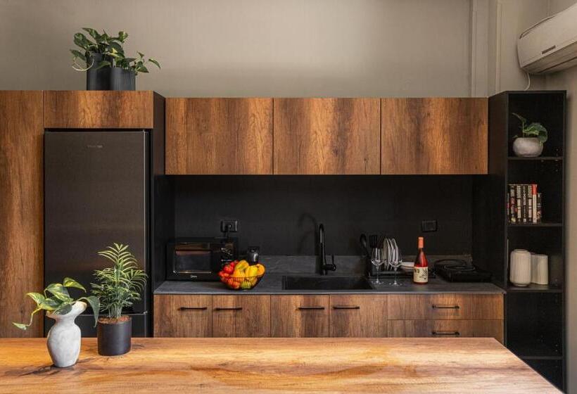 דירת חדר, Deblox Living   Alhambra Apartments