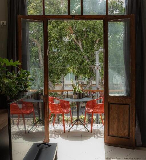 דירת חדר, Deblox Living Alhambra Apartments