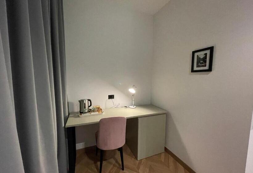 חדר סטנדרט עם נוף, Kondo Stays   Polifonia City Loft