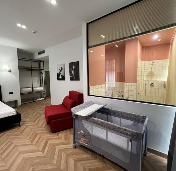 스탠다드 스튜디오 킹침대, Kondo Stays   Polifonia City Loft