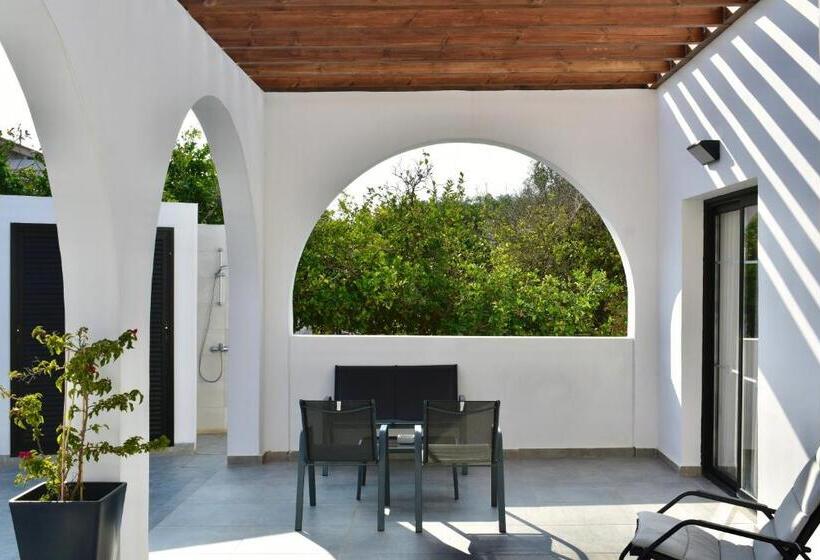 스위트 킹사이즈 침대, Zoi Ayia Napa