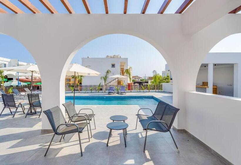 스위트 킹사이즈 침대, Zoi Ayia Napa