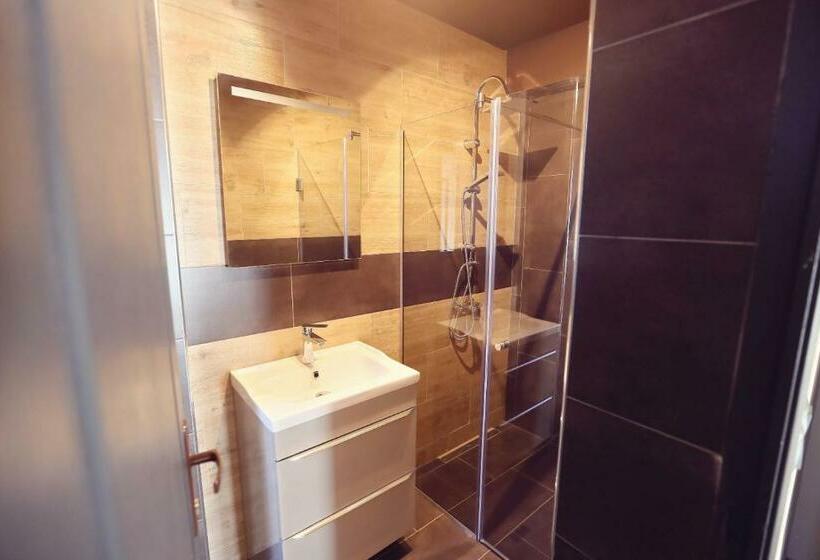 Номер Стандарт, Dezire Guesthouse