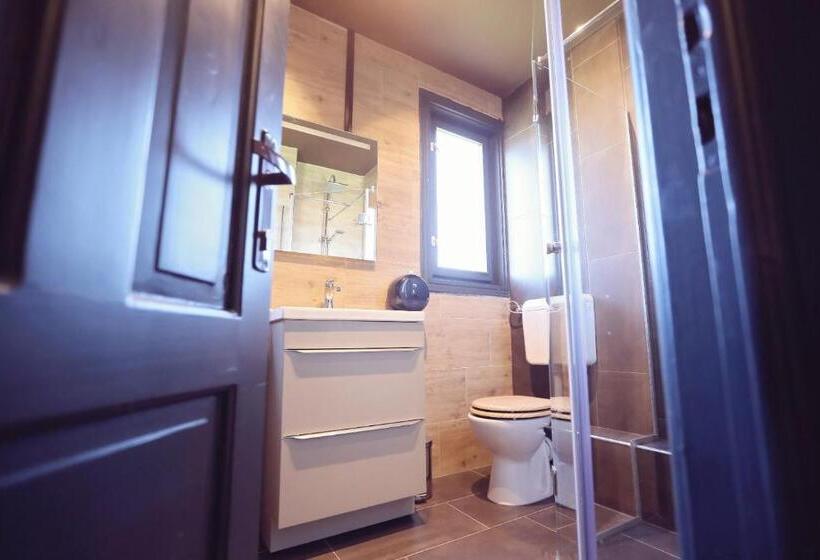 Люкс, Dezire Guesthouse