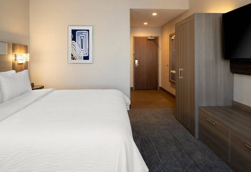 장애인을 위한 스위트, Holiday Inn Express & Suites   Hollister, An Ihg