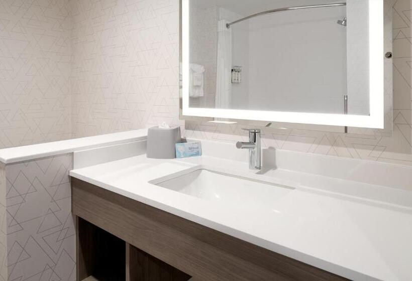 스위트, Holiday Inn Express & Suites   Hollister, An Ihg